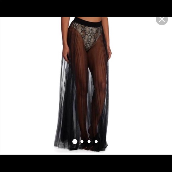 Black Swim coverup - Picture 1 of 1